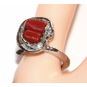 NLB|Silver 925: Women's adjustable hand ring made of natural intense red coral barrels