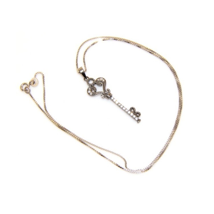 NLB|fine silver : Necklace for  woman with  Key pendant