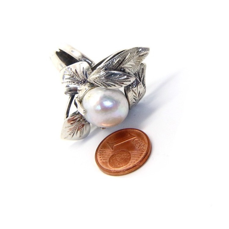NLB|Silver 925: Hand-made woman's ring with leaves and baroque pearl size 16