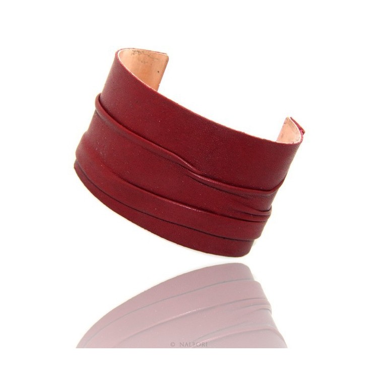 NLB|Adjustable open slaved woman bracelet dressed in genuine dark red leather NALBORI®