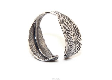 NALBORI® adjustable ring in sterling silver with burnished leaves