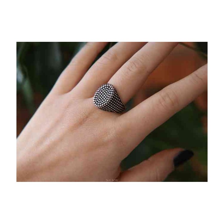 NALBORI anello chevalier con scudo ovale argento 925 da uomo pallinato
