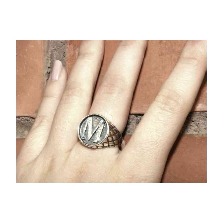 NALBORI Anello Argento 925 rigato chevalier regolabile lettera M