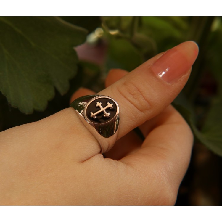 NLB|925 Silver ring with oval chevalier shield with cross